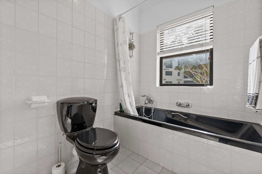 3 Bedroom Property for Sale in Sea Point Western Cape